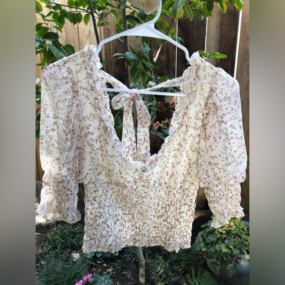 By Together Smocked Top with Ruffled Sleeves Size Small - LIKE NEW!